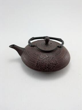 Vintage Japanese Cast Iron Japan Risen Floral Design w/ Lid & Strainer Teapot